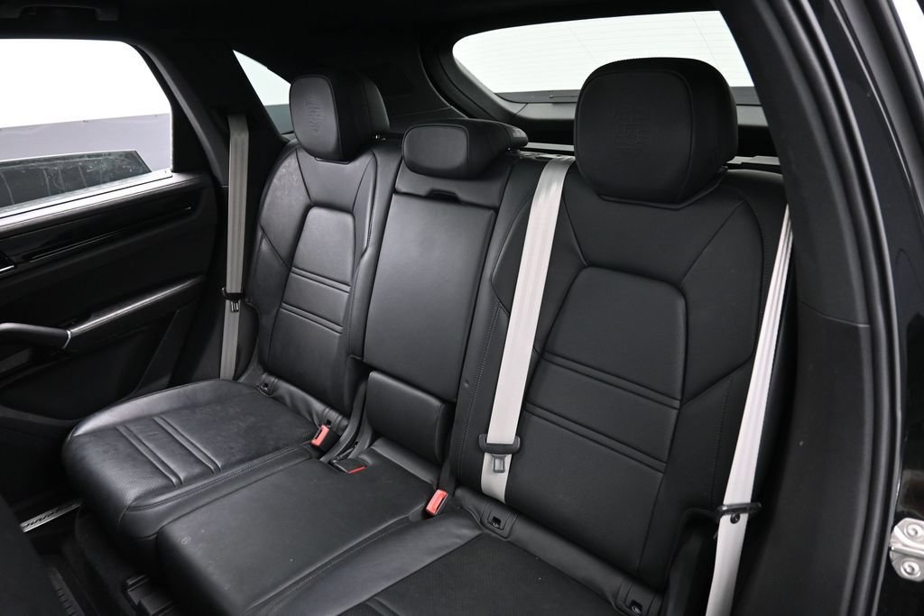 Certified 2023 Porsche Cayenne S Platinum AWD/4WD image 24