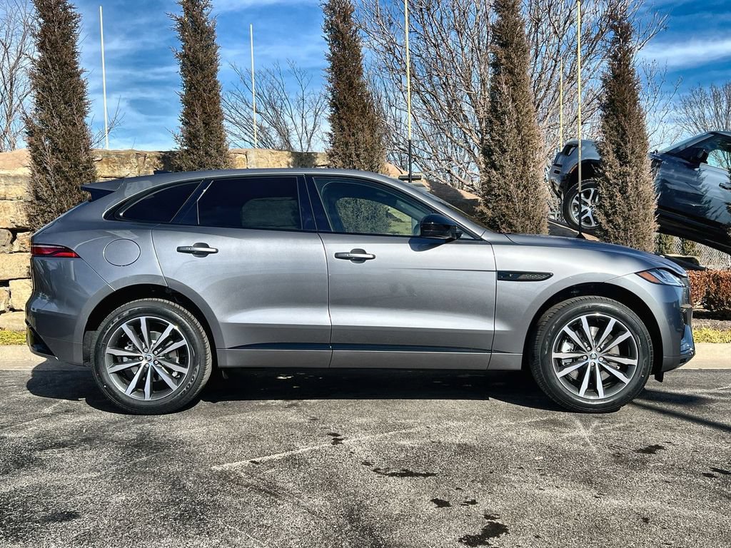 Used 2025 Jaguar F-PACE R-Dynamic S AWD/4WD image 6