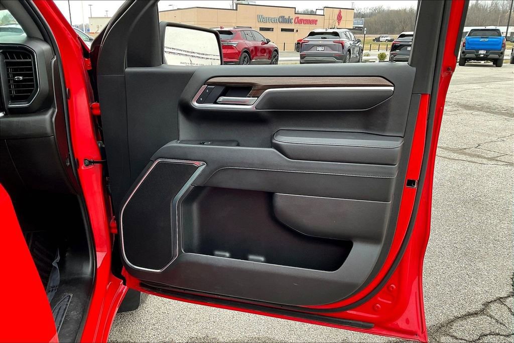 Used 2025 Chevrolet Silverado 1500 LT image 19