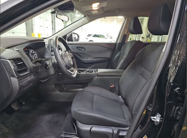 Used 2023 Nissan Rogue S image 5