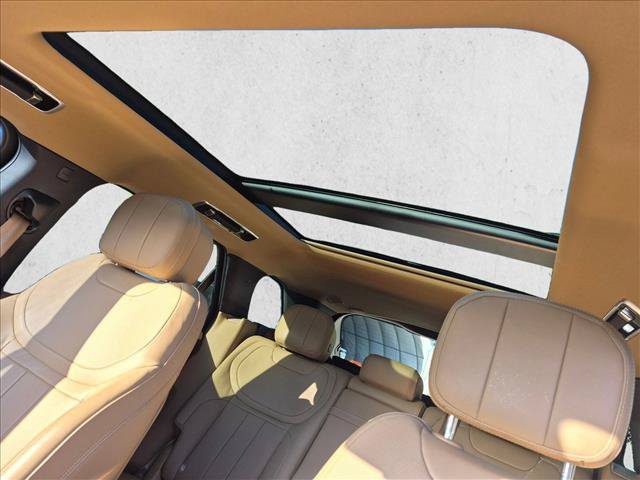 Used 2023 Land Rover Range Rover Sport SE AWD/4WD image 13