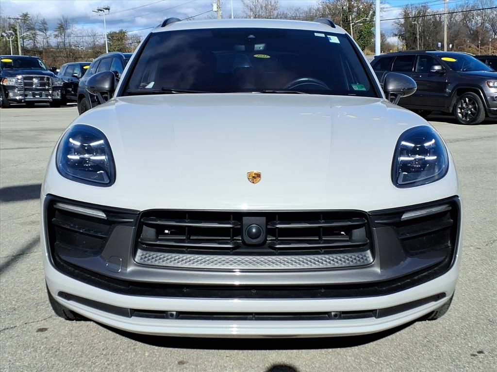 Used 2023 Porsche Macan Turbo image 9