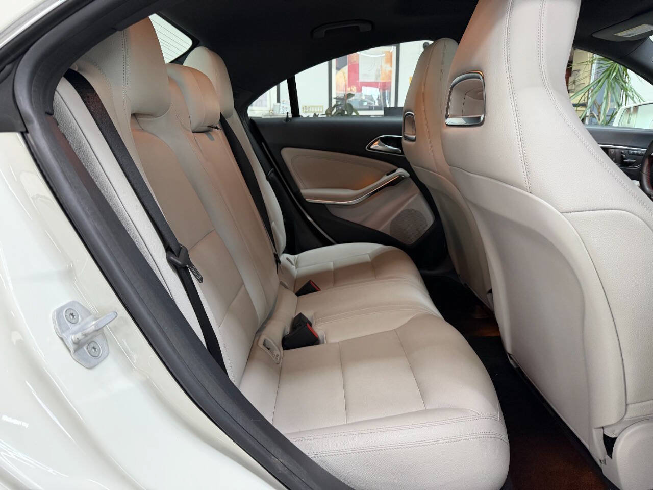 Used 2014 Mercedes-Benz CLA 250 image 15