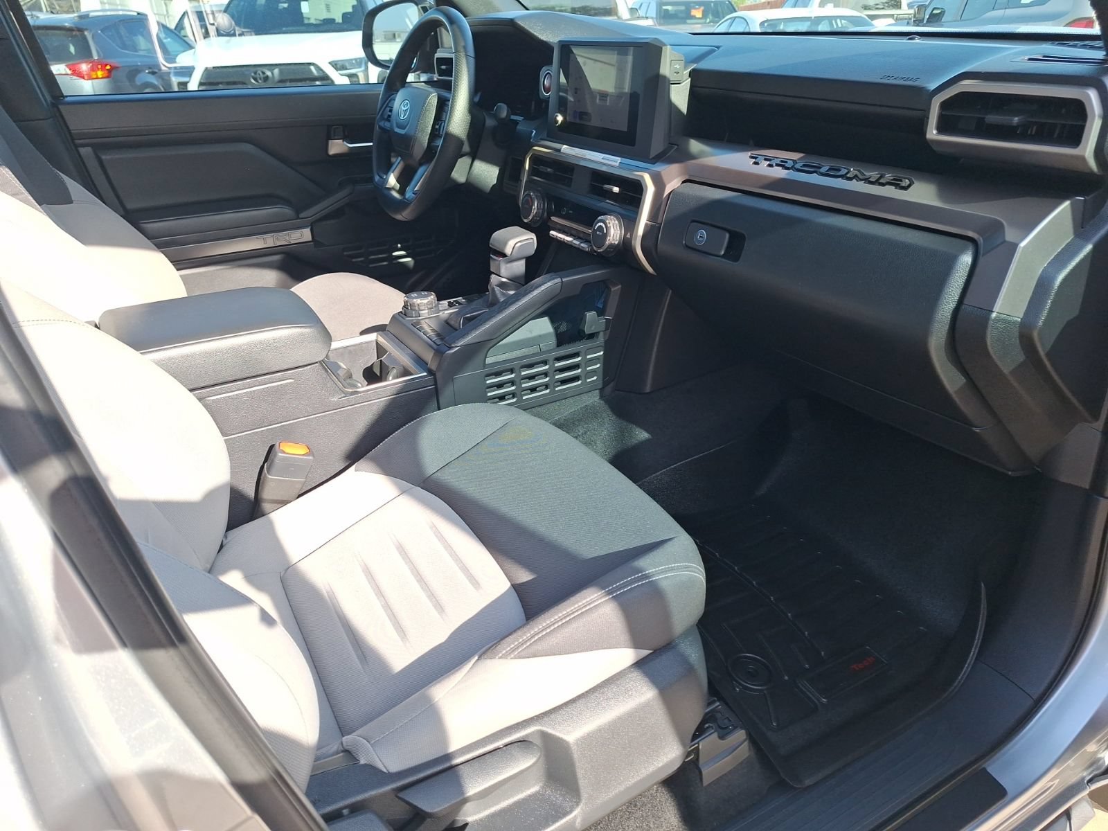 Used 2024 Toyota Tacoma TRD Sport AWD/4WD image 33