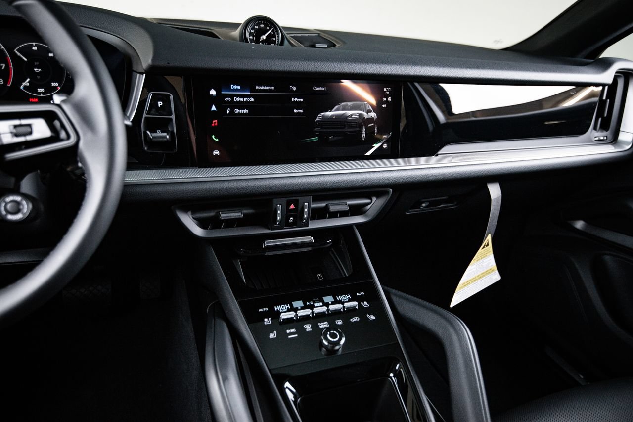 New 2026 Porsche Cayenne E-Hybrid Coupe AWD/4WD image 19