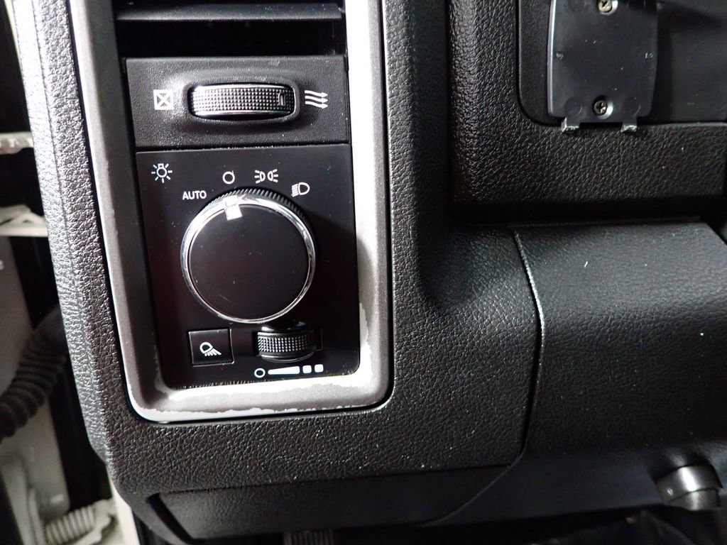 Used 2021 RAM 1500 Tradesman w/ Chrome Appearance Group image 25