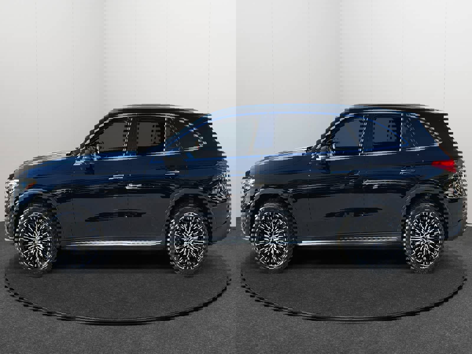 New 2026 Mercedes-Benz GLC 300 4MATIC image 3