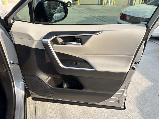 Used 2020 Toyota RAV4 XLE image 13