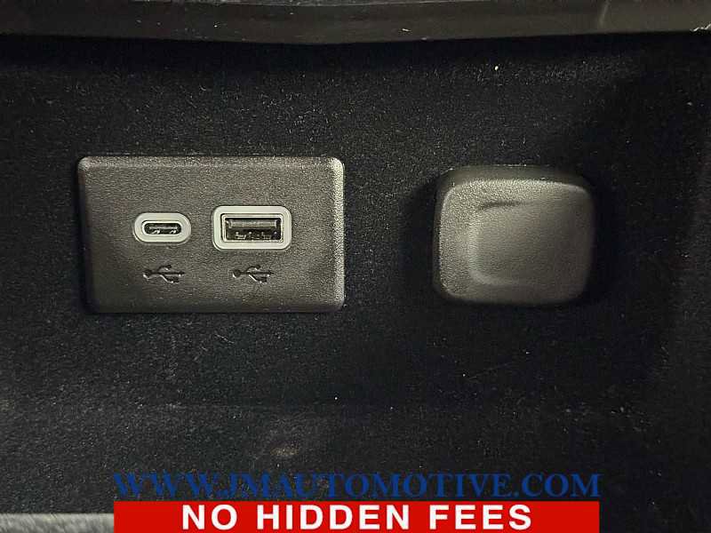 Used 2023 Cadillac XT4 Premium Luxury image 32