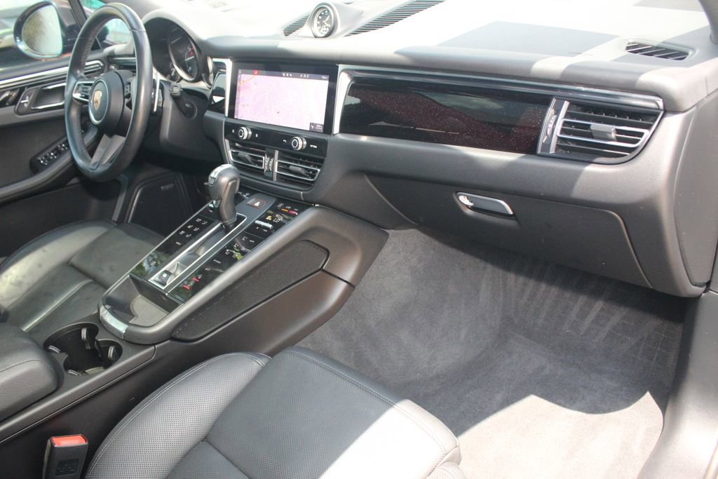 Used 2022 Porsche Macan AWD/4WD image 28