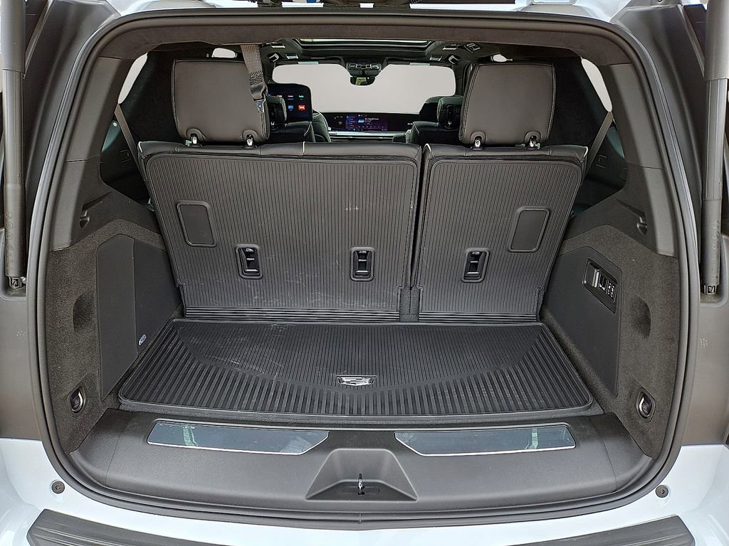 Used 2026 Cadillac Escalade V w/ LPO, ONYX Package AWD/4WD image 13