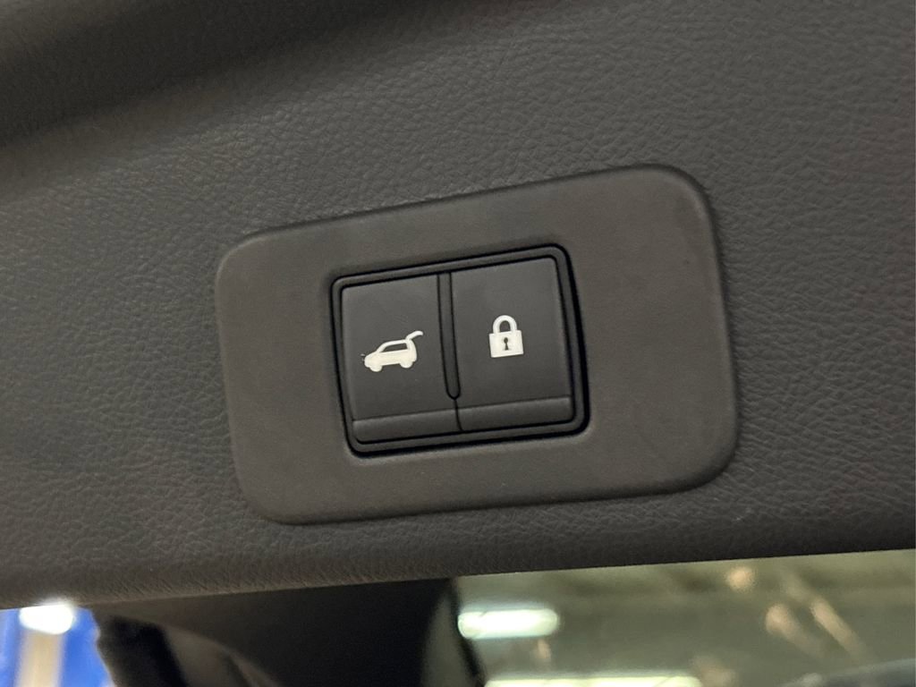 Certified 2025 Nissan Murano SV image 14