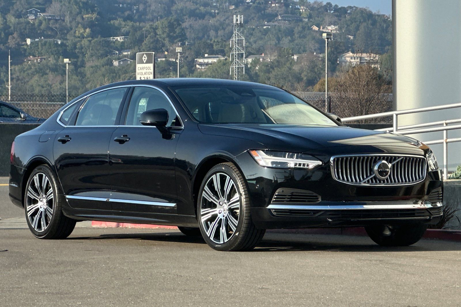 Used 2024 Volvo S90 T8 Ultimate image 9