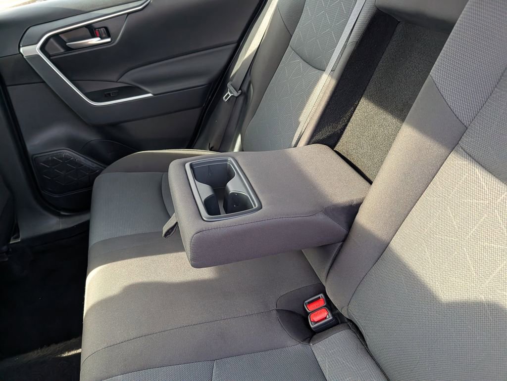 Used 2025 Toyota RAV4 XLE w/ Convenience Package image 27