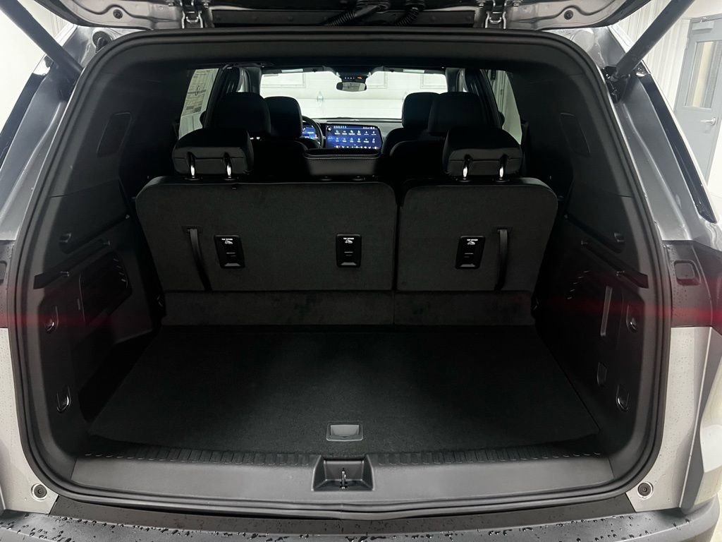 New 2026 Chevrolet Traverse LT w/ Midnight/Sport Edition image 33
