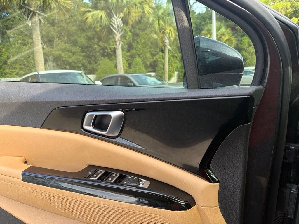Certified 2023 Kia Carnival EX FWD image 19