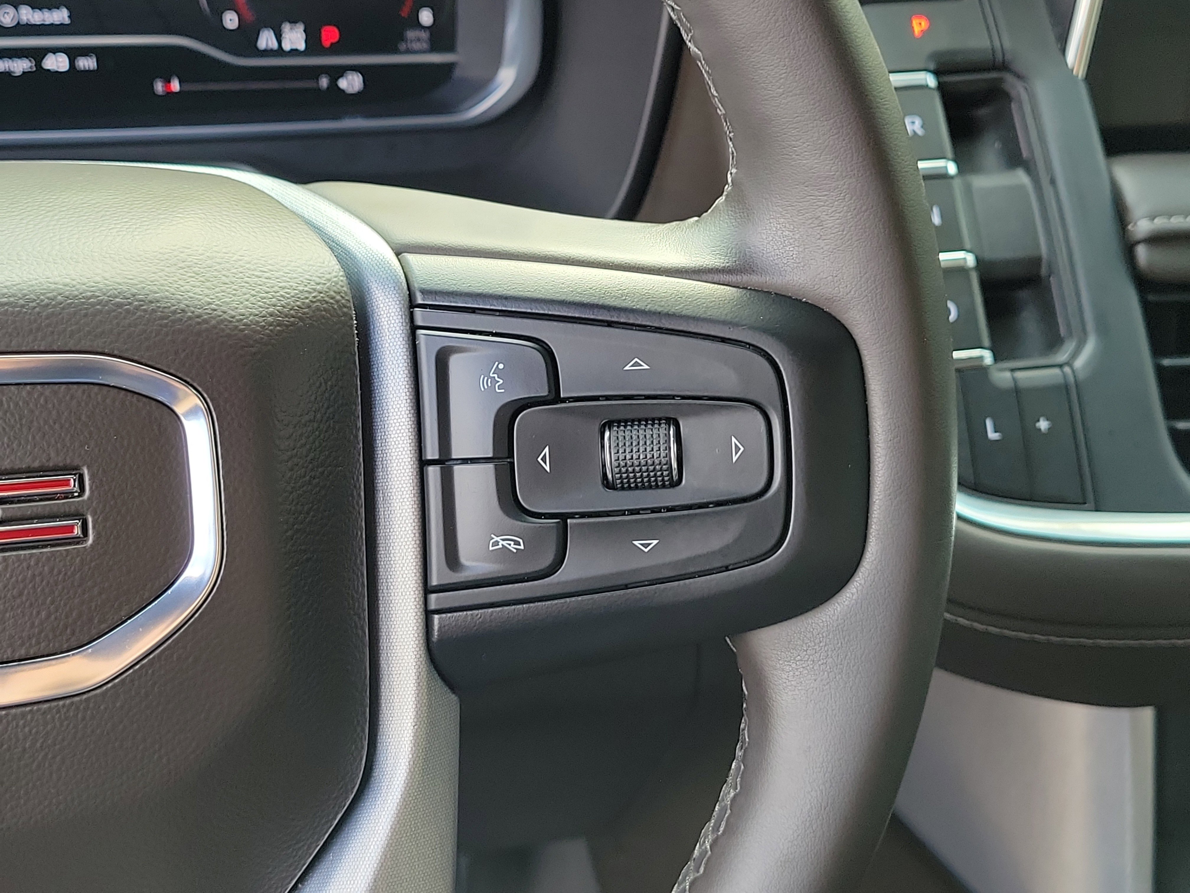 Used 2023 GMC Yukon SLE image 23