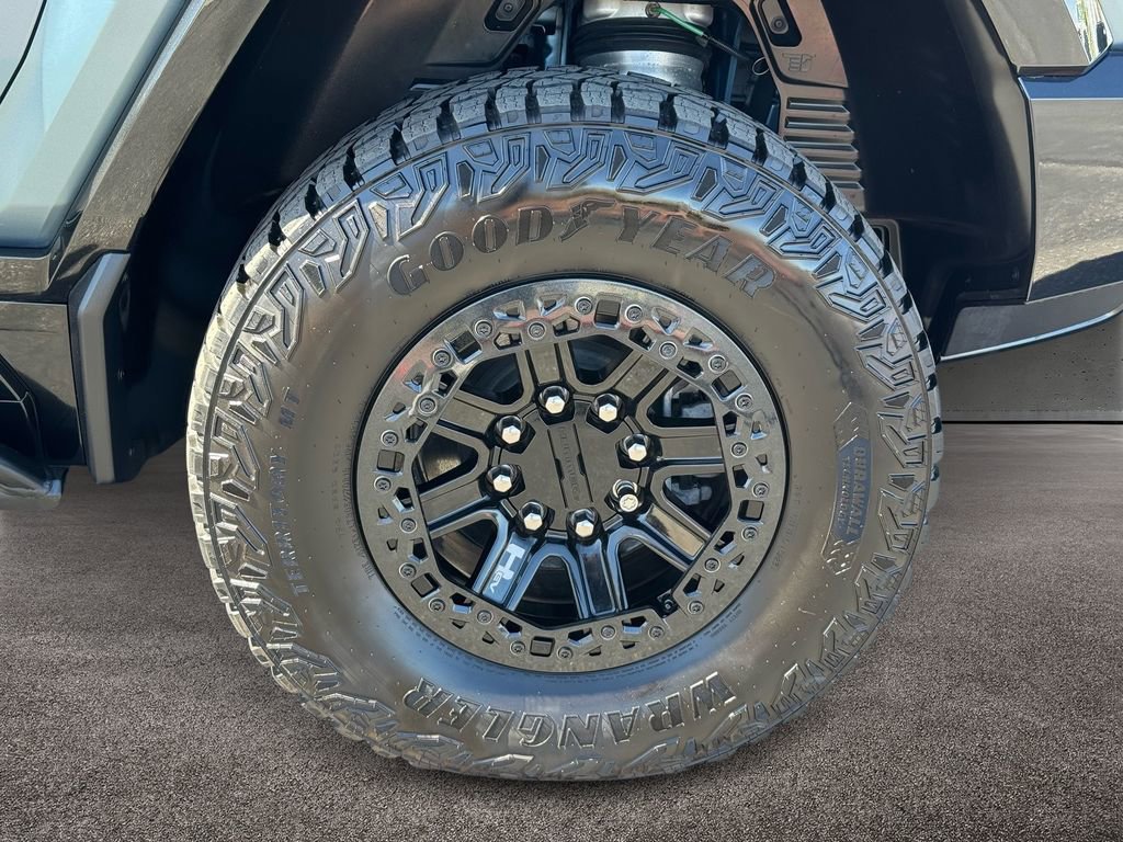 Used 2024 GMC Hummer EV 3X w/ Omega Edition image 8