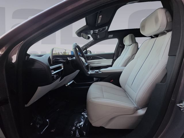 Used 2026 Cadillac Lyriq Premium Luxury w/ LPO, Floor Liner Package AWD/4WD image 10