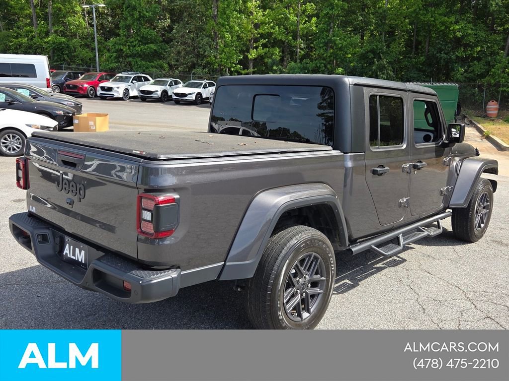 Used 2024 Jeep Gladiator Sport AWD/4WD image 16