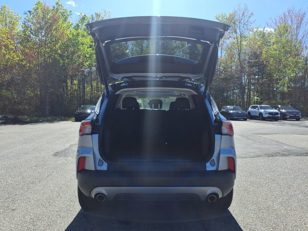 Used 2022 Ford Escape Titanium w/ Titanium Elite Package AWD/4WD image 9