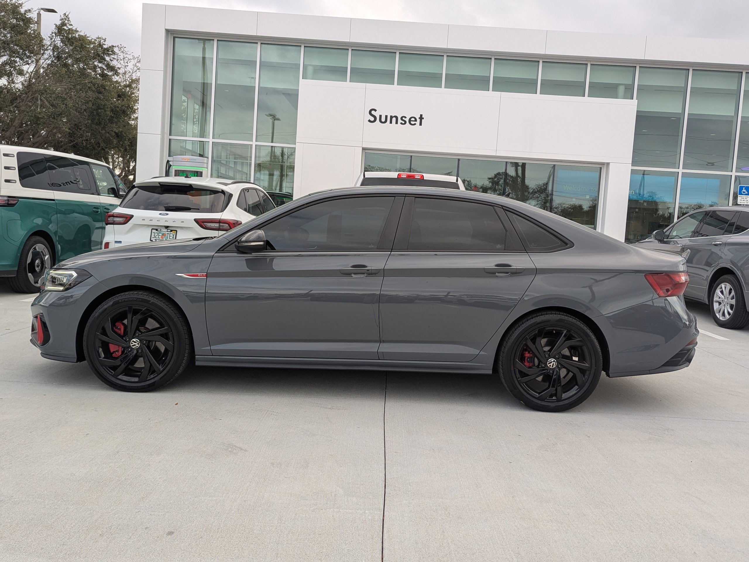 Used 2024 Volkswagen Jetta GLI Autobahn w/ GLI Black Package image 4