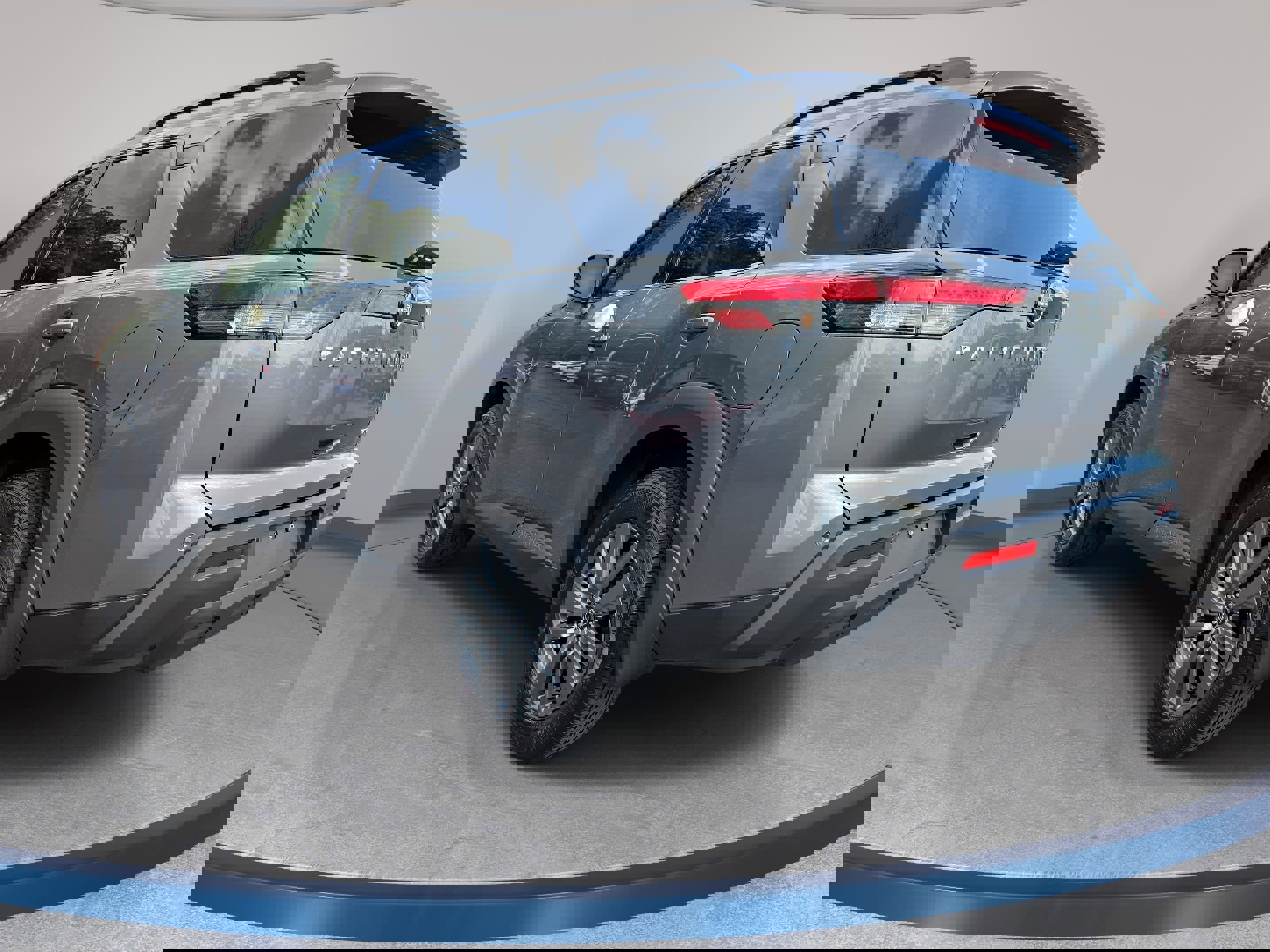 Used 2024 Nissan Pathfinder SV w/ SV Premium Package image 7