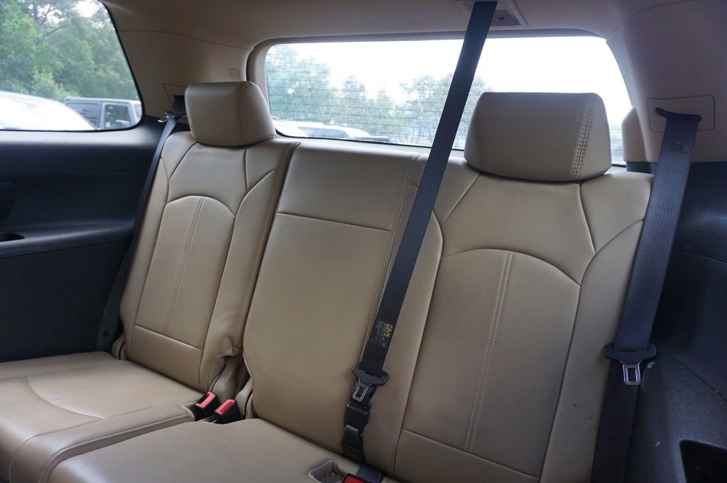 Used 2010 GMC Acadia SLT FWD image 14
