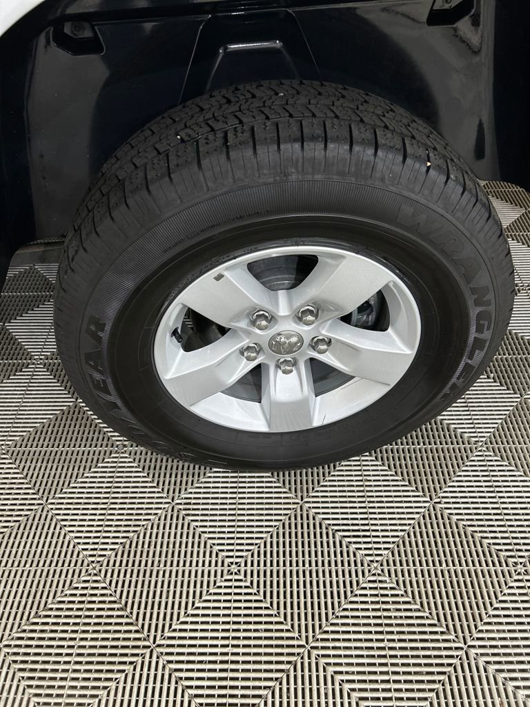 Used 2024 RAM 1500 Classic SLT image 9