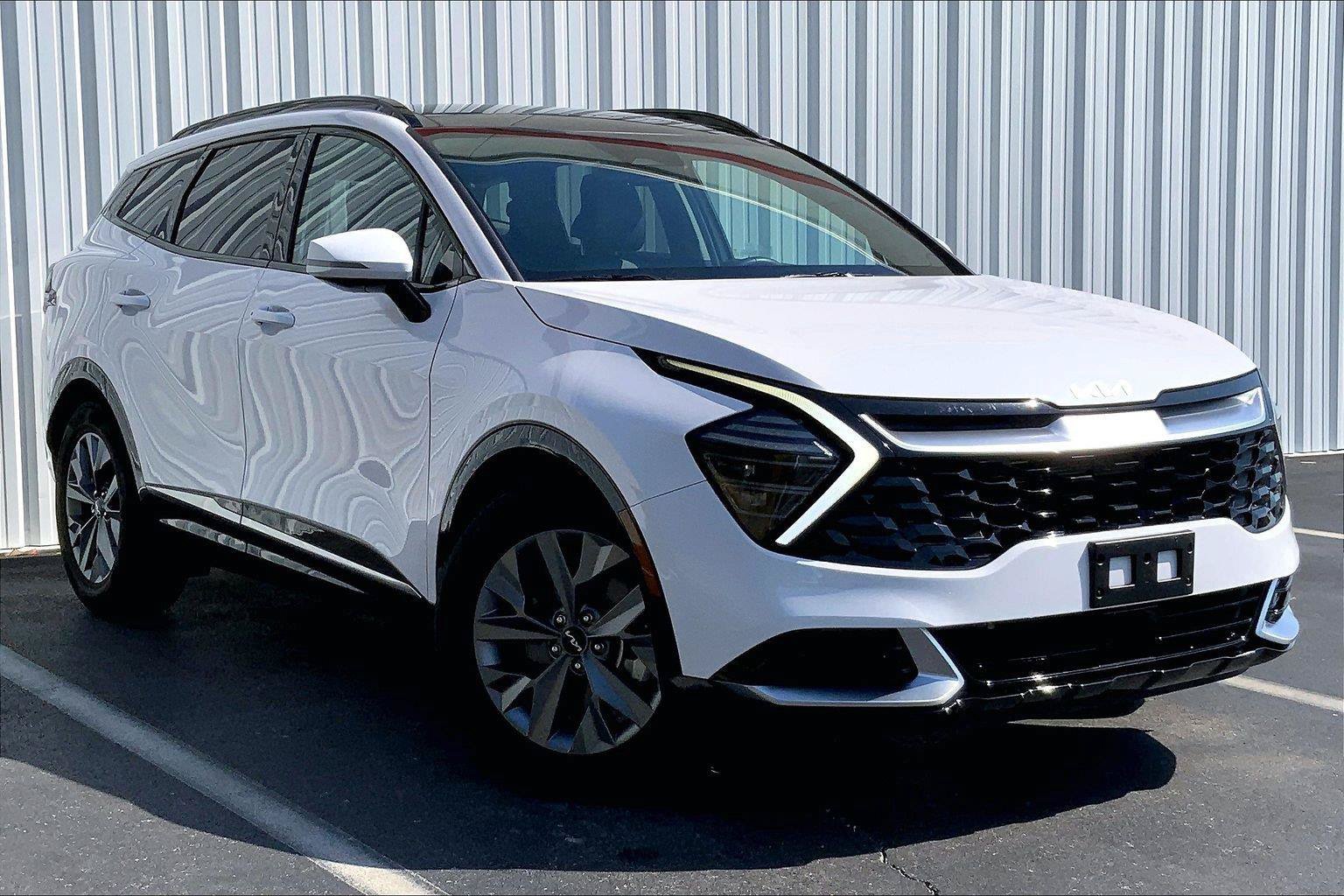 Used 2025 Kia Sportage SX FWD image 2