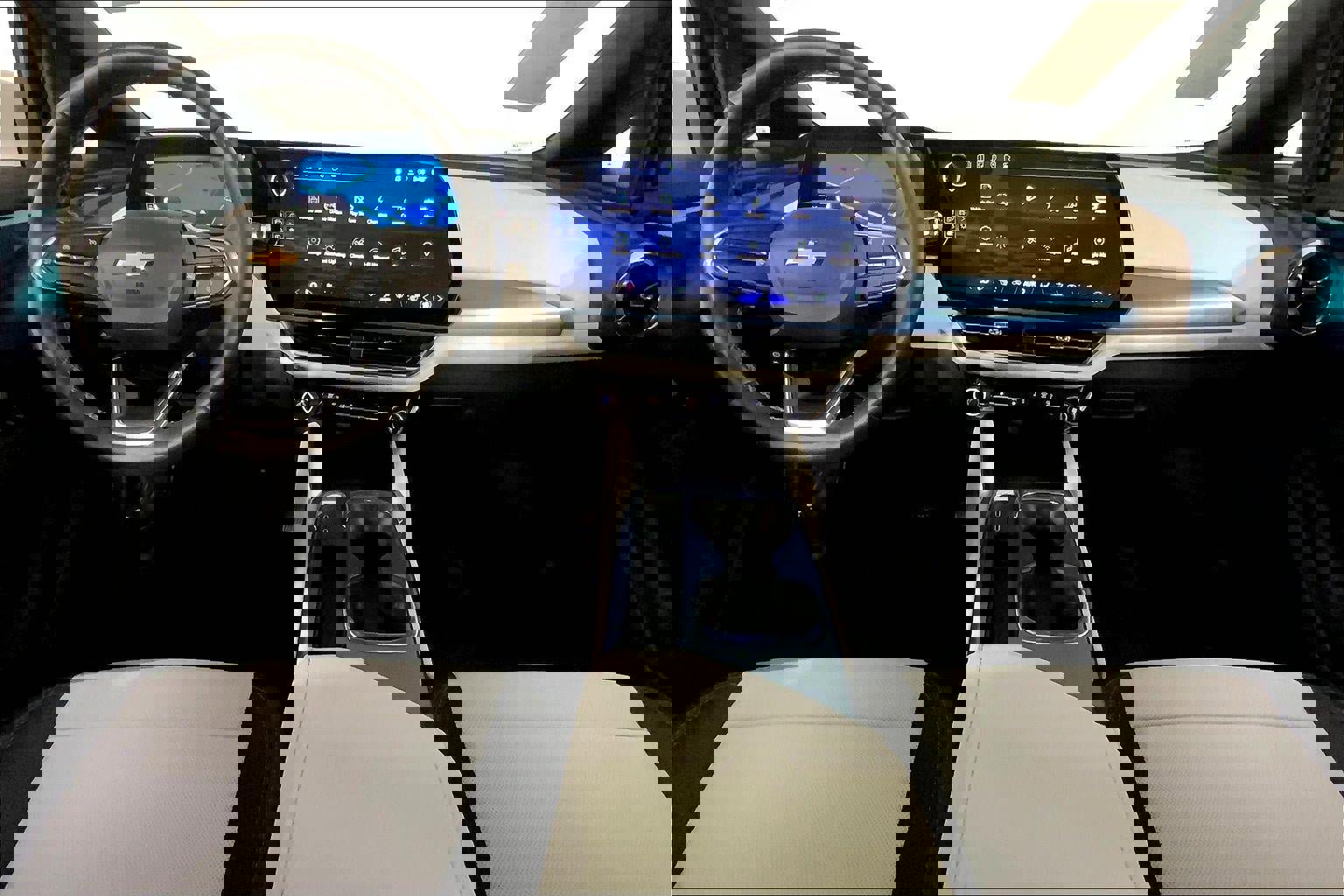 Used 2025 Chevrolet Equinox EV LT FWD image 15