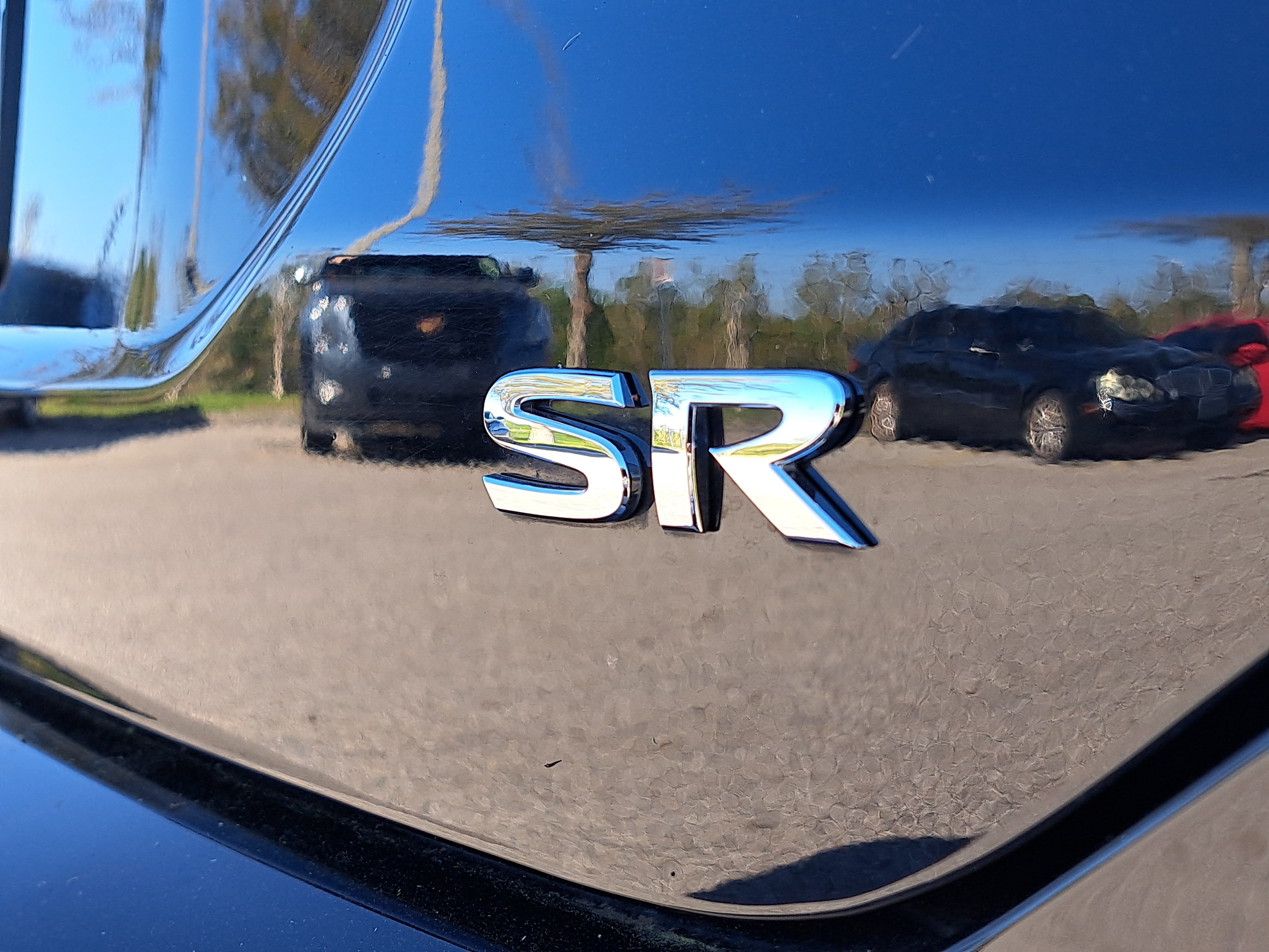 Certified 2024 Nissan Kicks SR w/ SR Premium Package FWD image 12