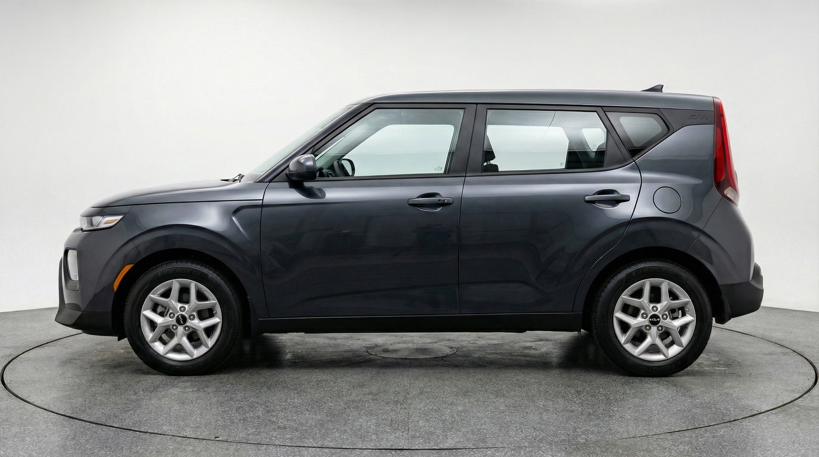 Used 2025 Kia Soul LX w/ LX Technology Package FWD image 5