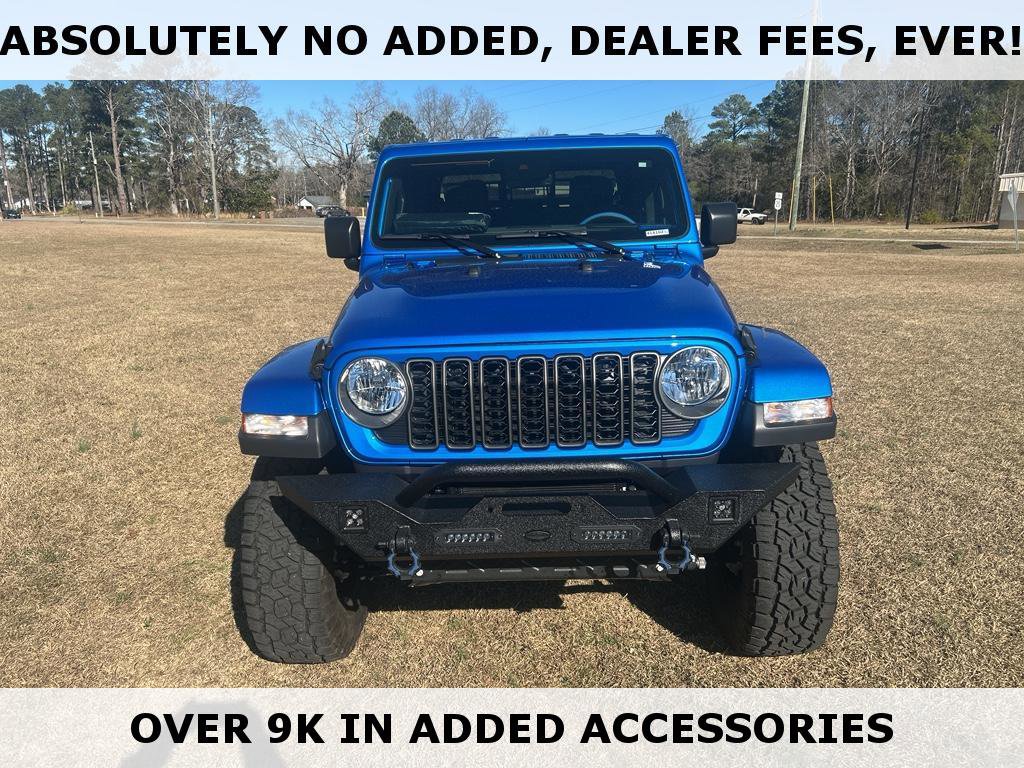 Used 2025 Jeep Gladiator Sport image 3