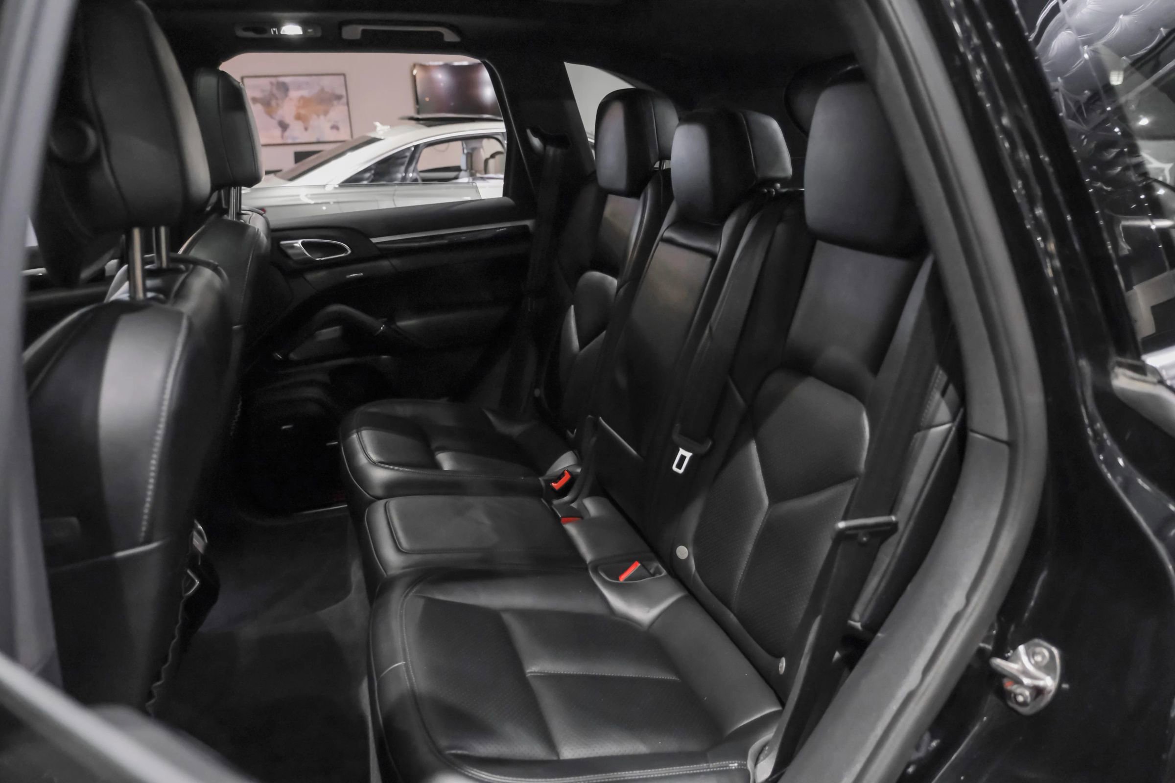 Used 2018 Porsche Cayenne AWD/4WD image 36