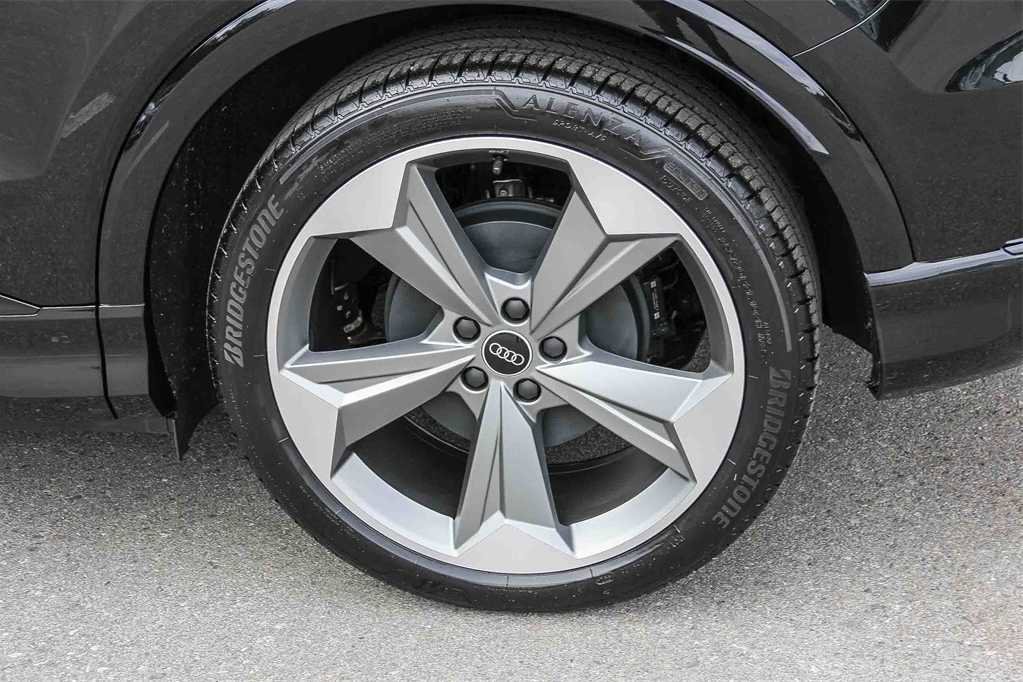 Used 2025 Audi Q4 e-tron Premium Plus w/ Premium Plus image 10