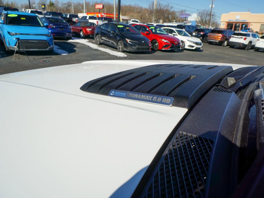 Used 2011 GMC Sierra 3500 SLE w/ SLE Preferred Package image 8