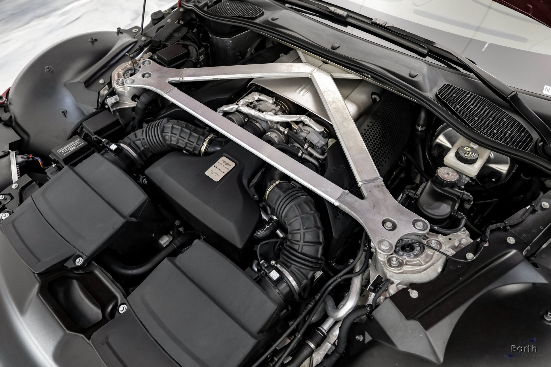 Used 2020 Aston Martin V8 Vantage Coupe RWD image 98