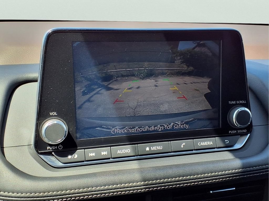 Used 2023 Nissan Rogue SV FWD image 11