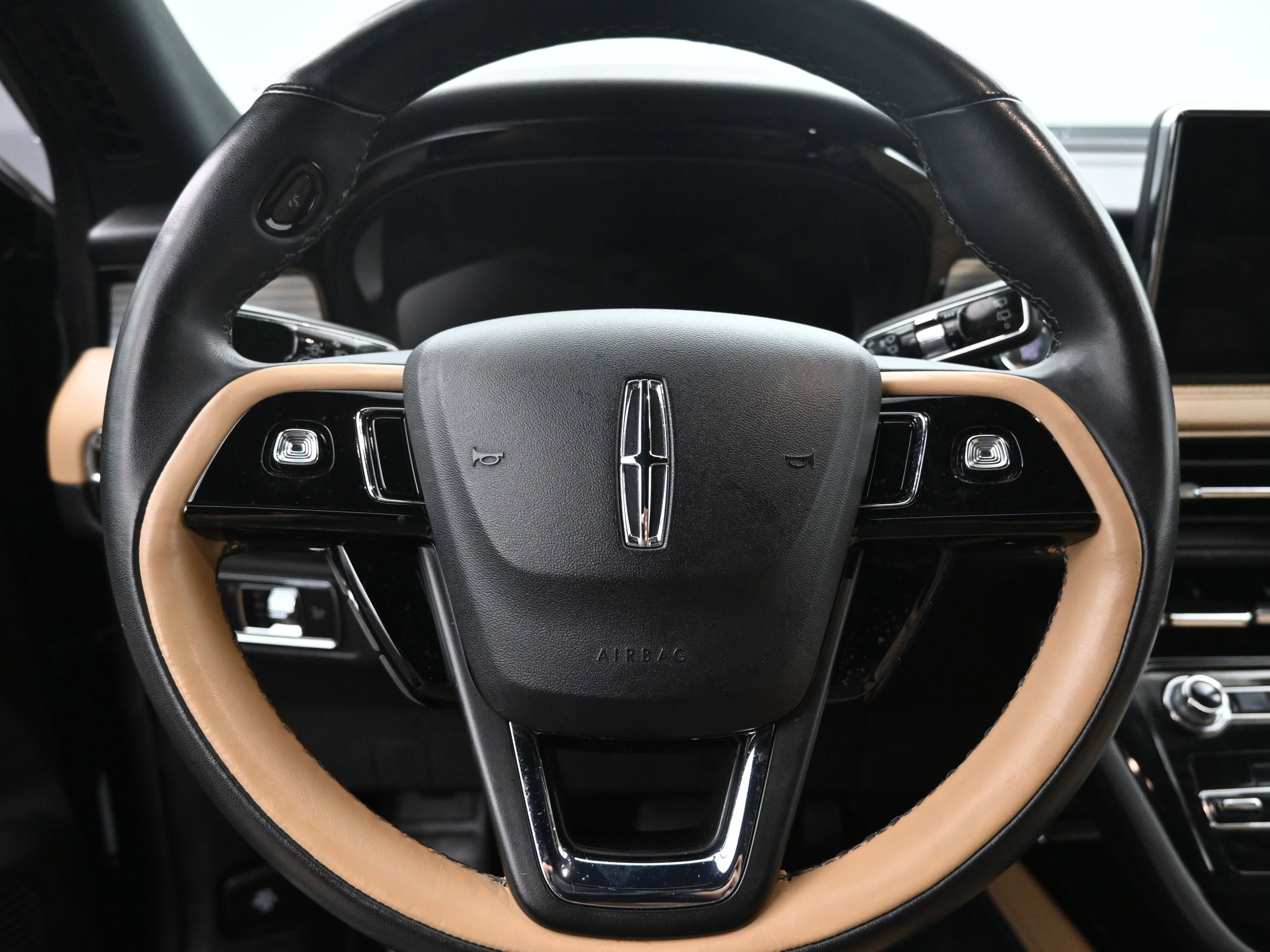 Used 2022 Lincoln Corsair Reserve w/ Equipment Group 201A image 13