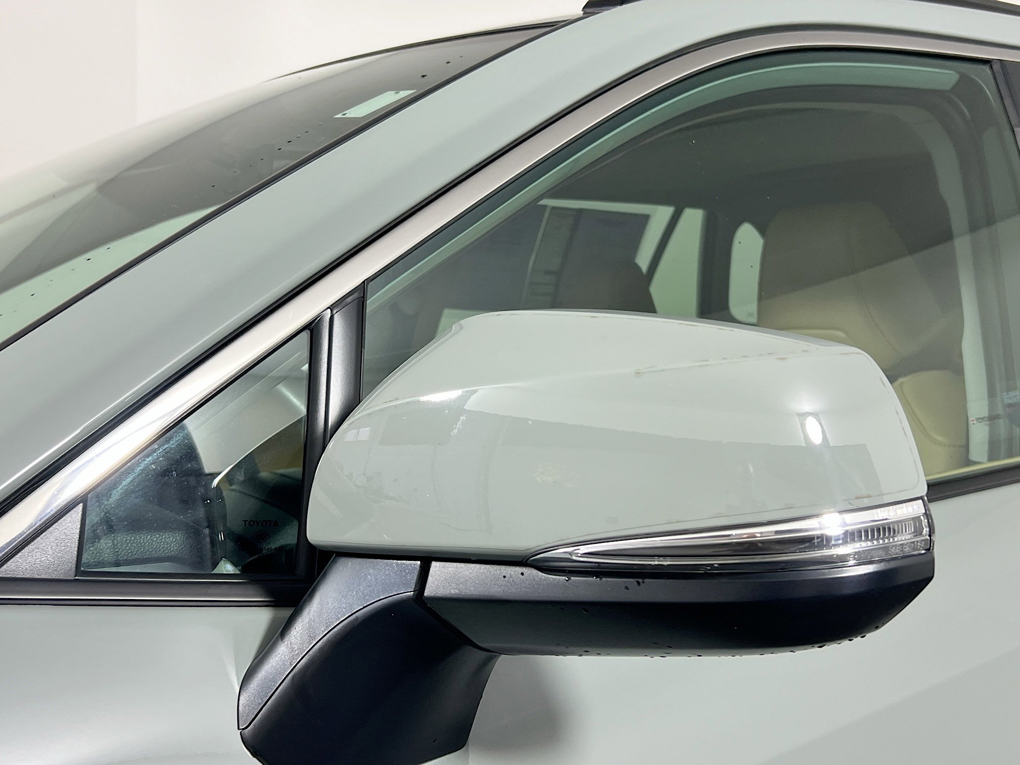 Used 2023 Toyota RAV4 XLE Premium image 12