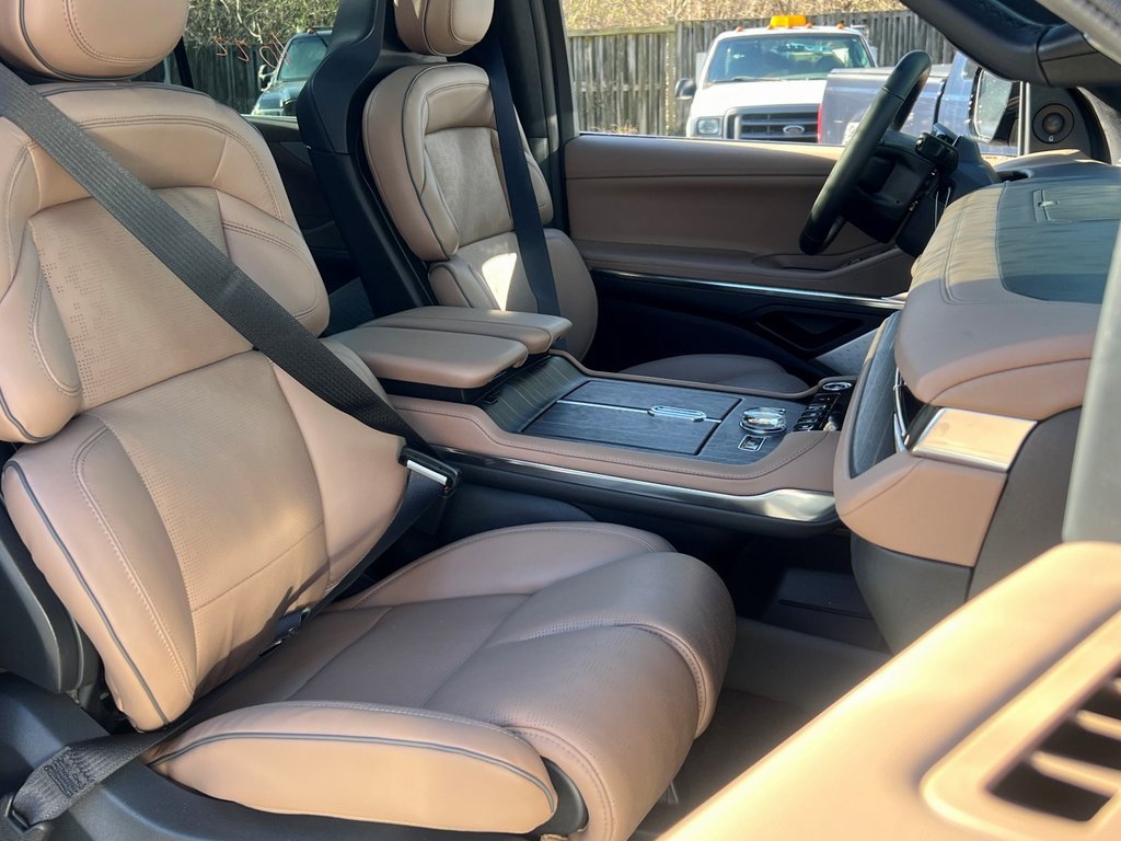 New 2026 Lincoln Navigator L Black Label image 9