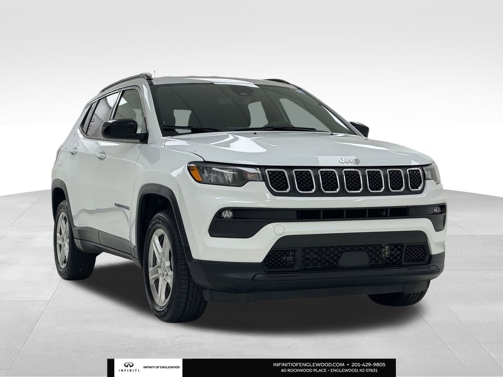 Used 2024 Jeep Compass Latitude image 1