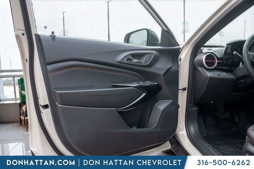 New 2026 Chevrolet Trax RS image 14