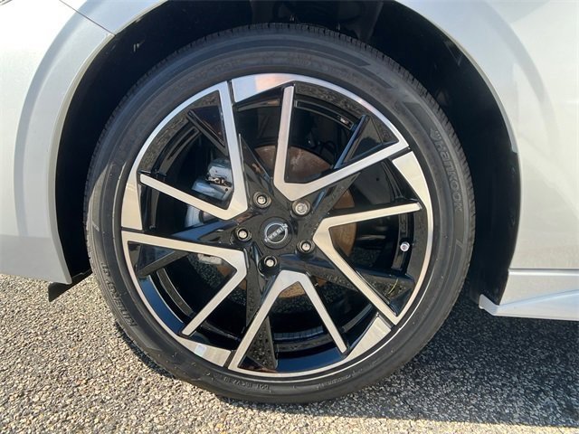 New 2025 Nissan Sentra SR w/ SR Premium Package image 27