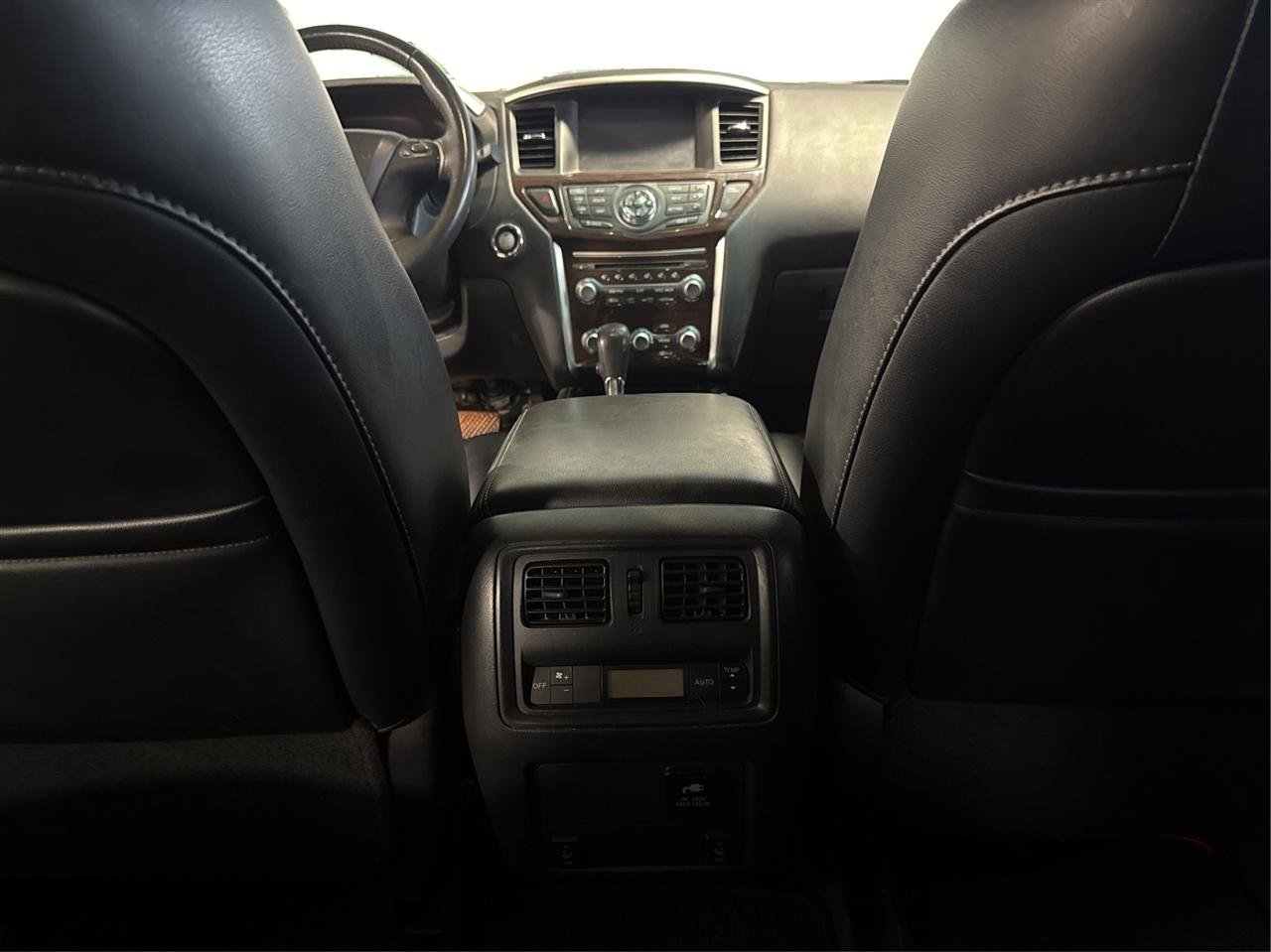 Used 2015 Nissan Pathfinder Platinum w/ Cargo Package FWD image 23