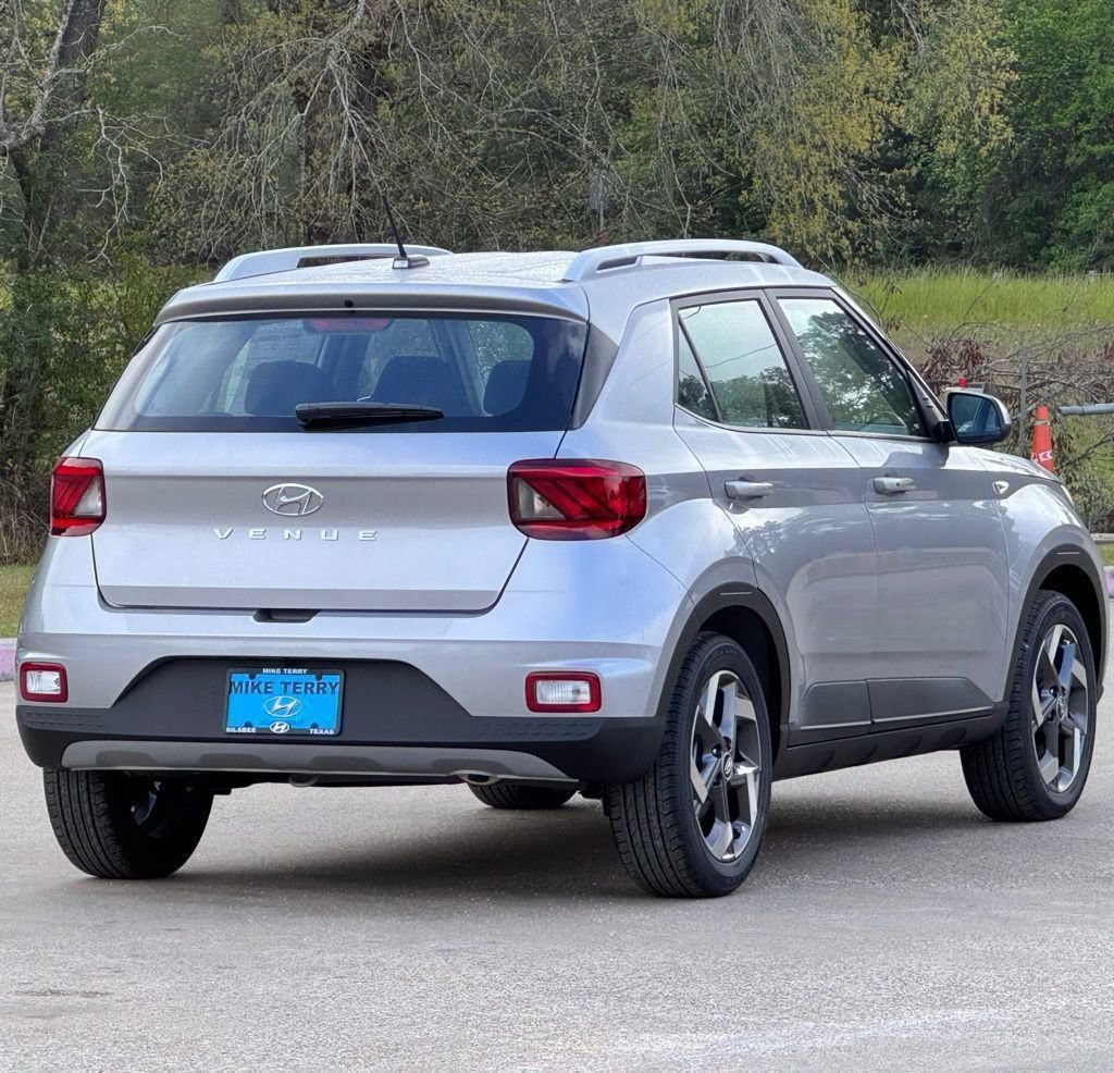 New 2026 Hyundai Venue SEL FWD image 13