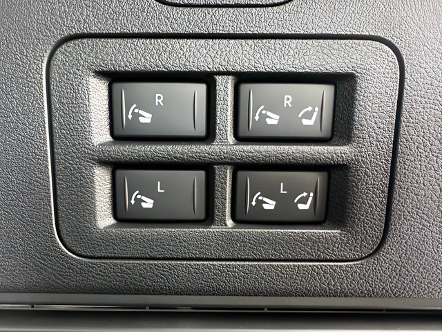 New 2026 Nissan Armada PRO-4X w/ Captain's Chari Seat Package AWD/4WD image 31