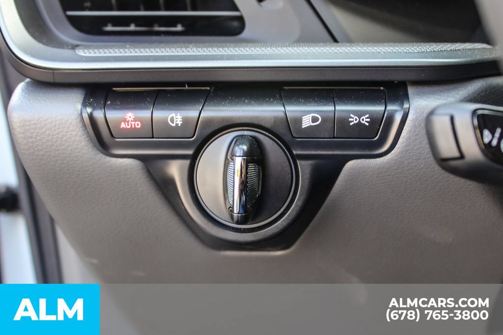 Used 2024 Porsche 911 Carrera RWD image 30
