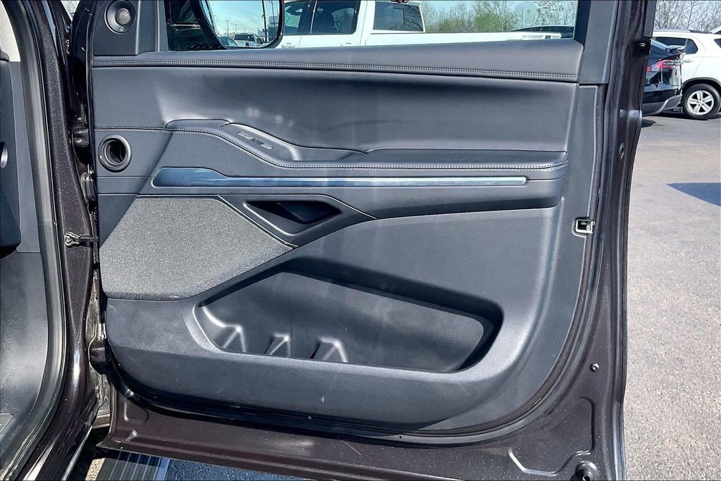 Used 2025 Lincoln Navigator Reserve AWD/4WD image 31